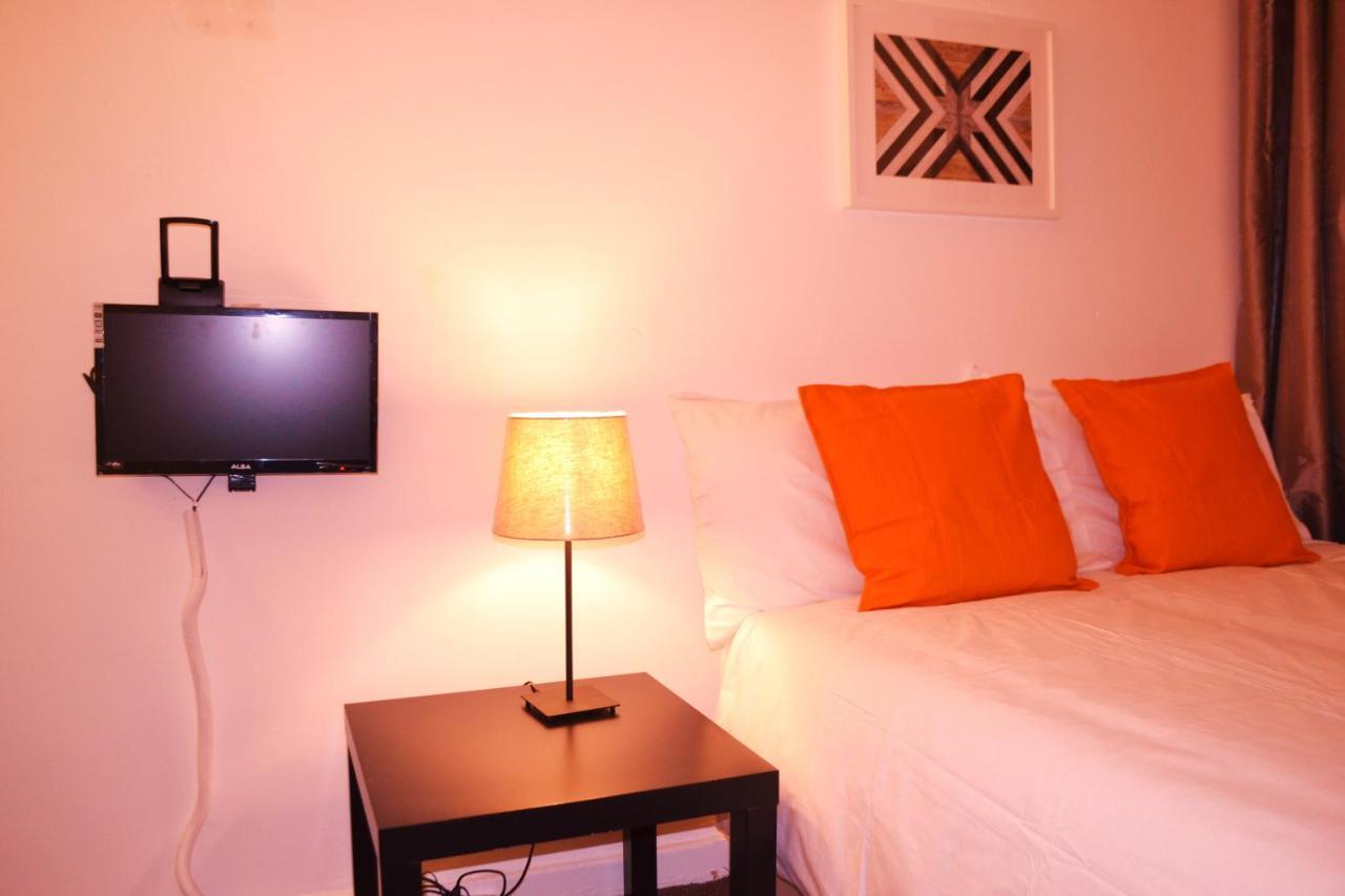 The Lion Head Hotel London Exterior photo